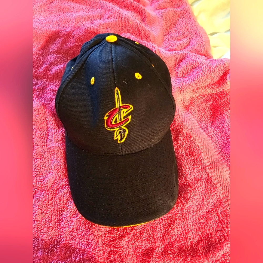 Cleveland Cavaliers Mens Adjustable Hat